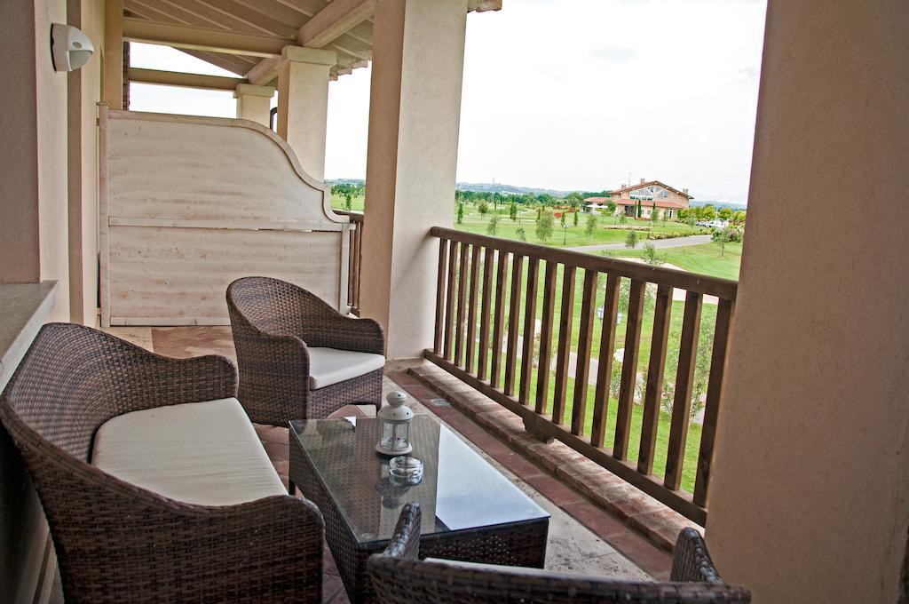 Garda Residence San Vigilio Golf ปอสโซเลงโก ภายนอก รูปภาพ